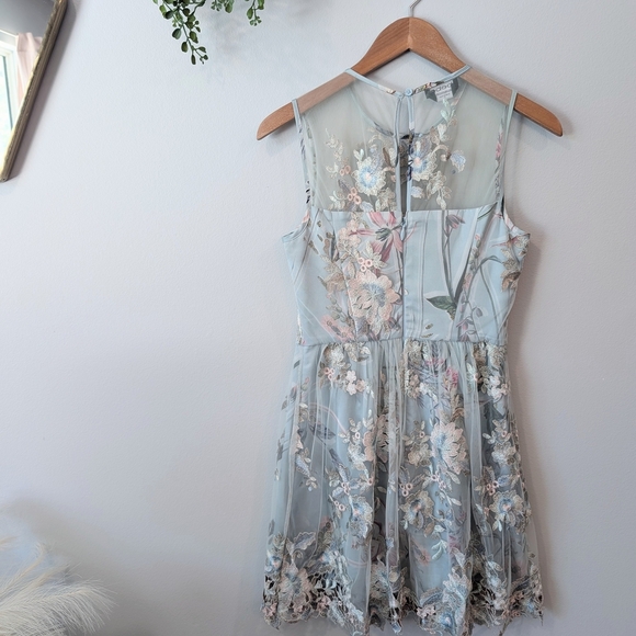 Bebe Floral Embroidered Midi Dress - Picture 4 of 7